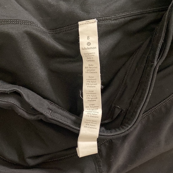 Lululemon High rise speed up shorts 2.5” size 8. - Picture 3 of 4